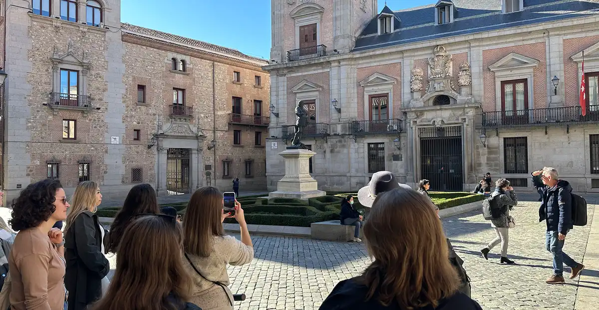 Madrid City Highlights Guided Sightseeing Tour - Raphael Tours